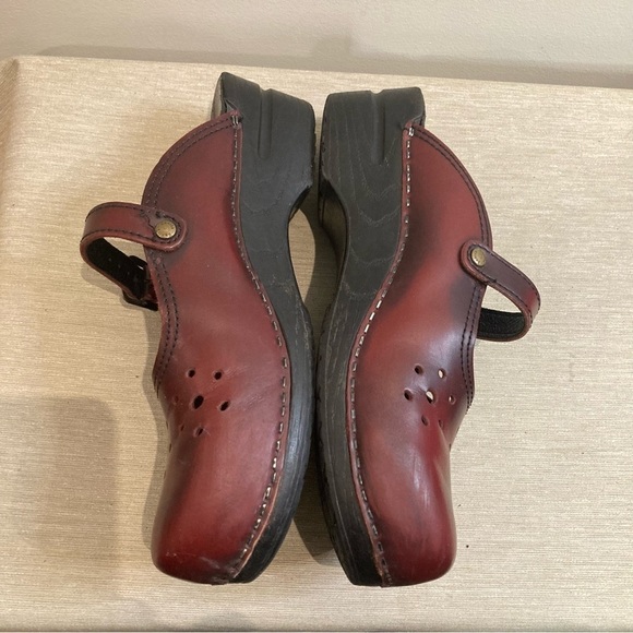 SANITA Sz 41 Professional Slip On Leather Perforated Toe Cap Comfort Clog Mules - Picture 5 of 15